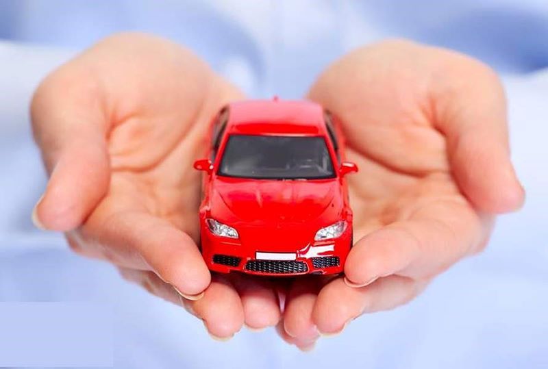 Chủ xe ô tô nghiên cứu các gói bảo hiểm và kinh nghiệm làm bảo hiểm xe ô tô