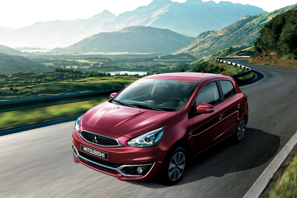 Mitsubishi Mirage ngoại thất đơn giản, xe ô tô 4 chỗ bền bỉ