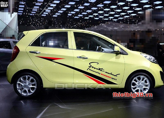 Kỹ thuật dán giấy decal xe ô tô phương pháp ướt