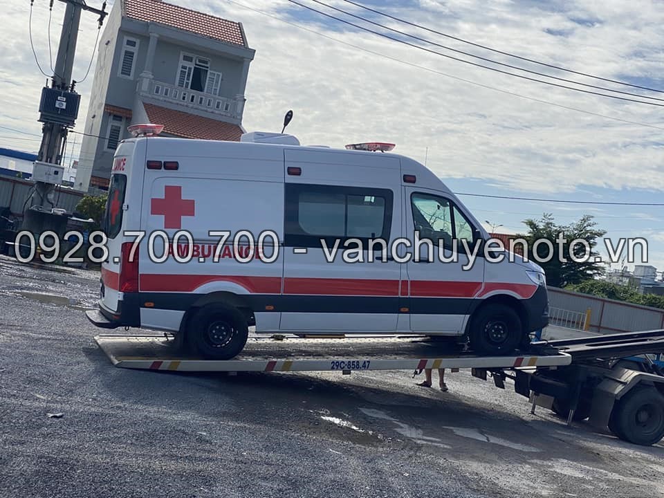 Vận chuyển xe ô tô trên xe chuyên dụng từ Nha Trang ra Hà Nội