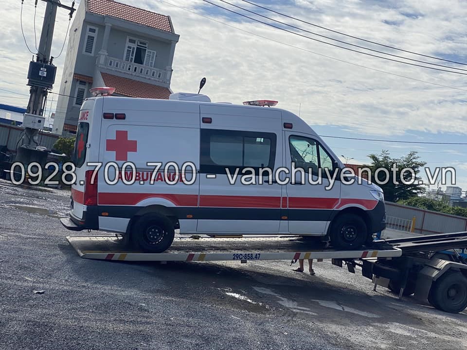 Vận chuyển xe ô tô từ Nha Trang ra Hà Nội trên xe chuyên dụng