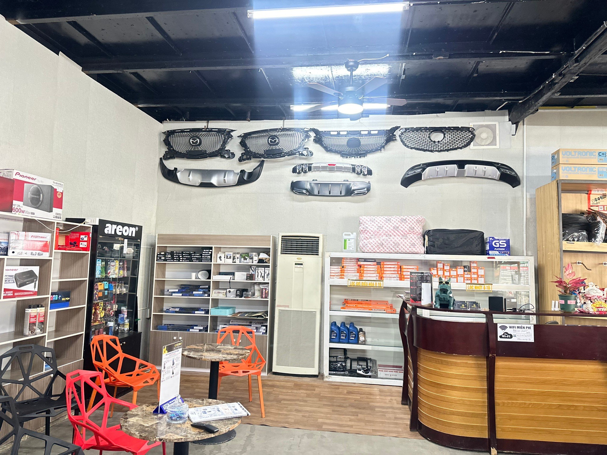 Công cụ chuyên dụng cho dán decal thiết kế xe ô tô Vinfast
