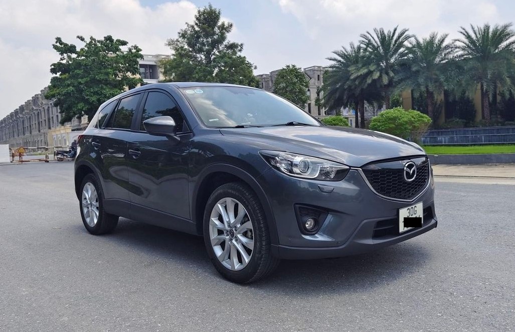 Xe ô tô cũ giảm giá mạnh đáng mua hiện nay