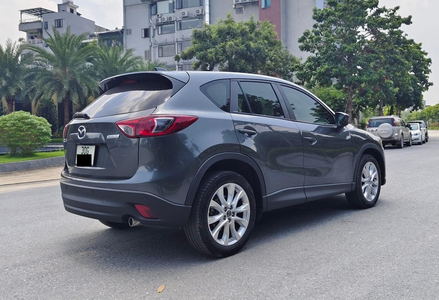 Xe ô tô cũ giảm giá mạnh đáng mua hiện nay