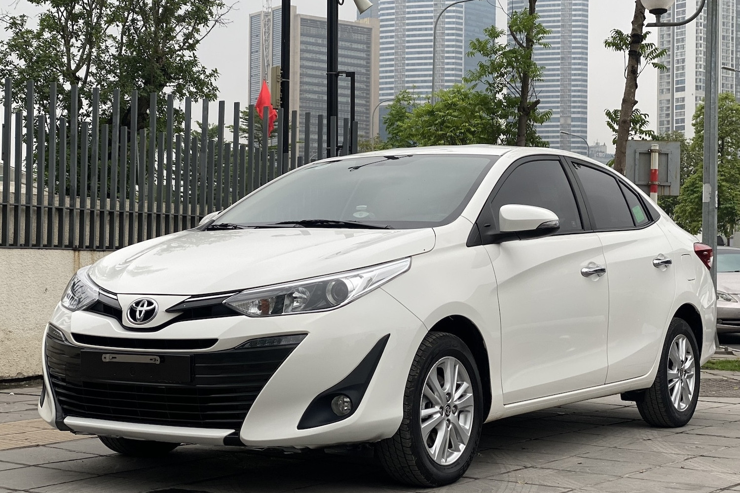 Chọn xe ô tô cũ dưới 350 triệu ưng ý