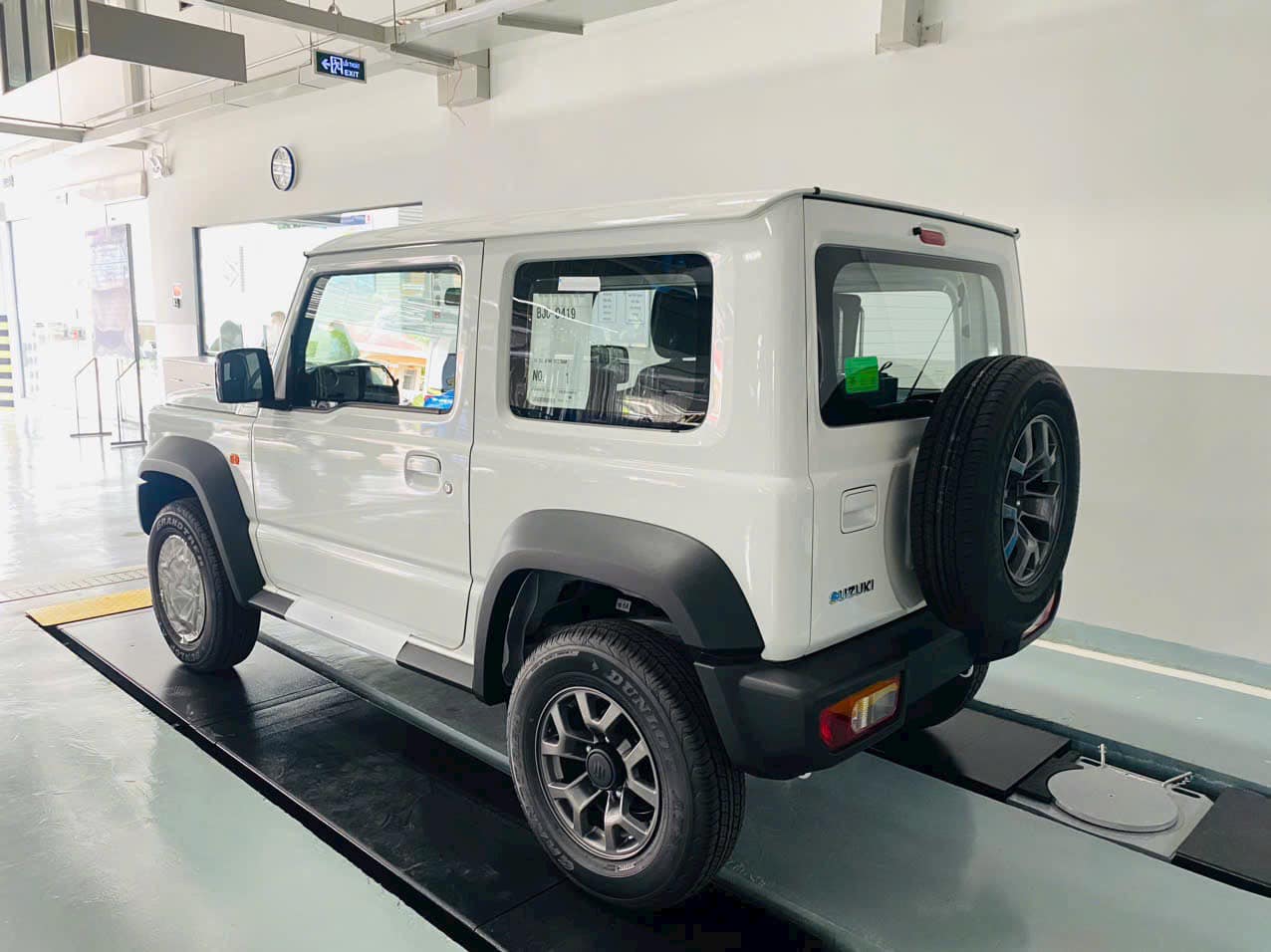 Thiết kế vuông vức cổ điển của Suzuki Jimny