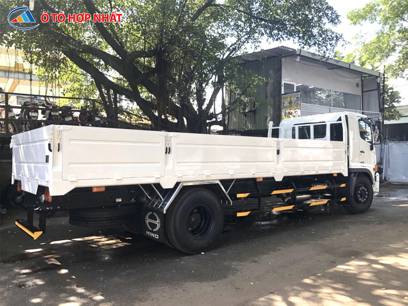 Thùng lửng siêu dài 10m của ô tô siêu xe tải Hino 8 tấn