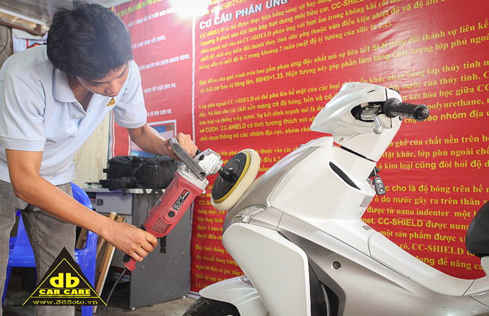 Chuẩn bị bề mặt sơn xe trước khi phủ nano