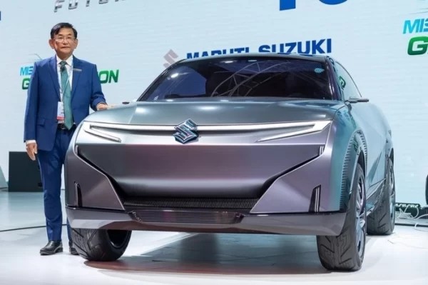 Mặt trước xe ô tô điện Suzuki eVX concept màu bạc