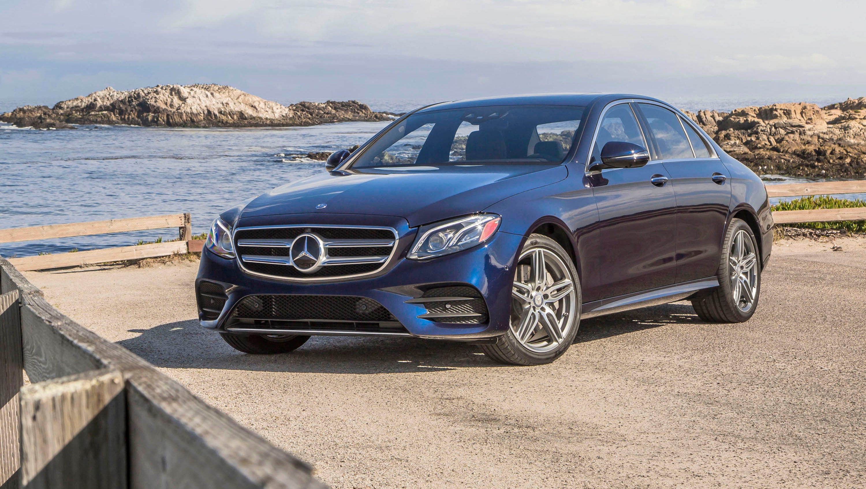 Thông tin chi tiết xe ô tô Mercedes E300