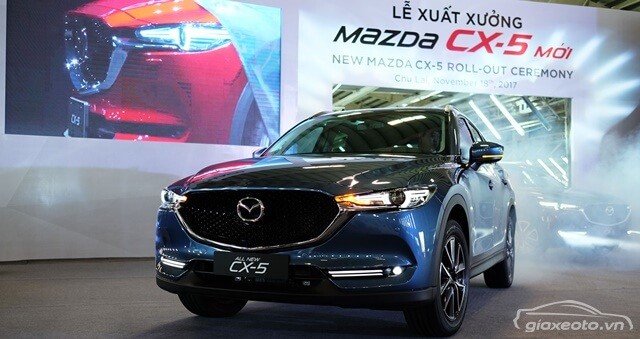 Hình ảnh Mazda CX-5 màu đỏ từ góc thấp, liên quan đến giá cả