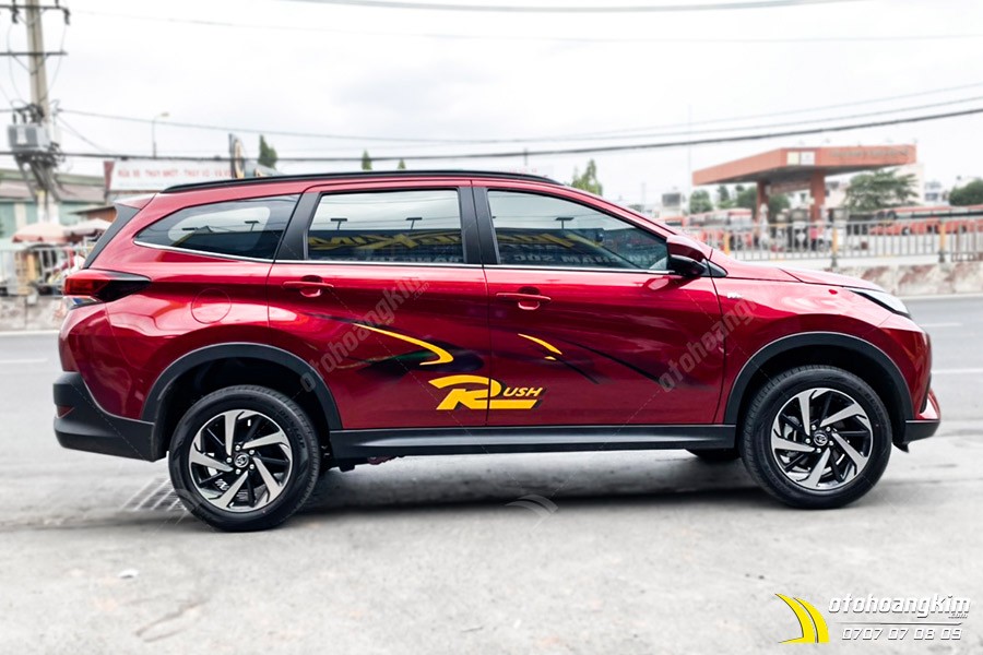 Tem sườn trang trí xe ô tô Toyota Rush màu đỏ cá tính