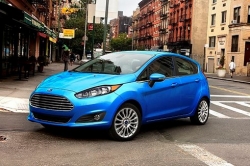 Mặt ca lăng ô tô Ford Fiesta