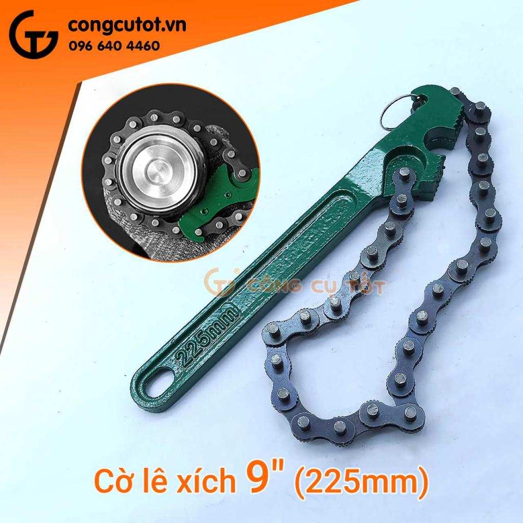 Ảnh sửa xe ô tô: Hình ảnh mỏ lết xích dùng tháo lọc dầu