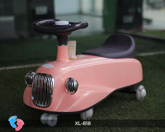 Trẻ em rèn luyện vận động cùng xe lắc XL818 mô hình ô tô