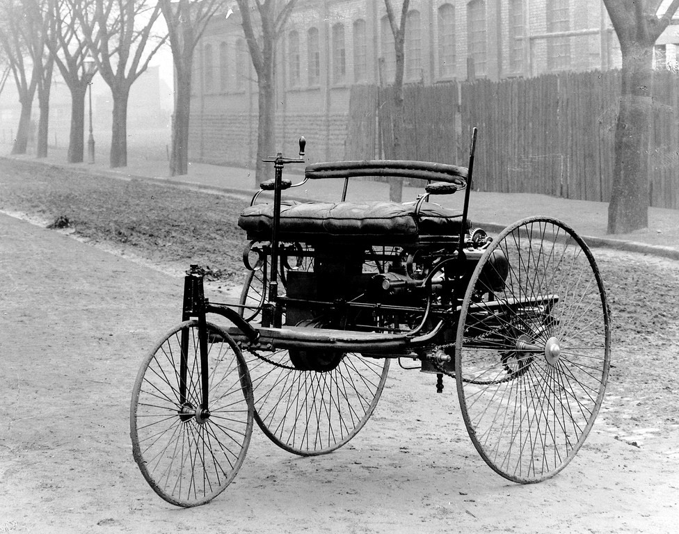Xe ô tô đầu tiên trên thế giới Benz Patent Motorwagen năm 1886 do Karl Benz chế tạo