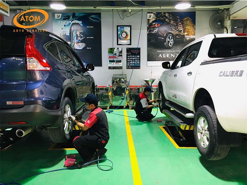 Chọn trung tâm dịch vụ uy tín để thay lốp xe ô tô
