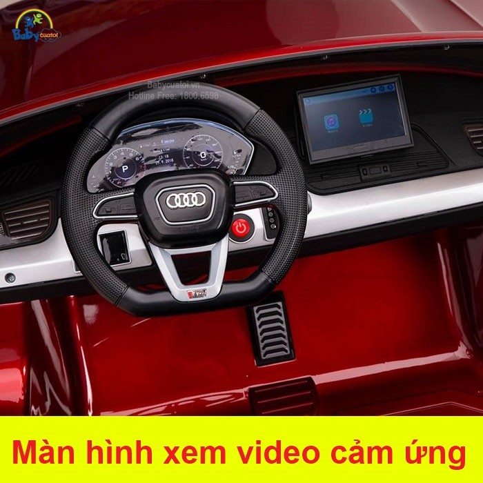 Khoang lái và màn hình MP4 trên xe ô tô điện trẻ em Audi Q5