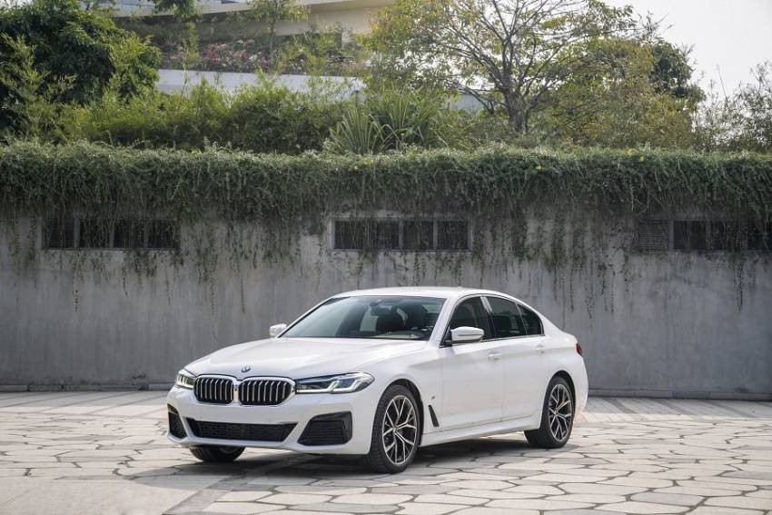 Xe BMW đại diện cho sự mạnh mẽ, thể thao và công nghệ lái tiên tiến
