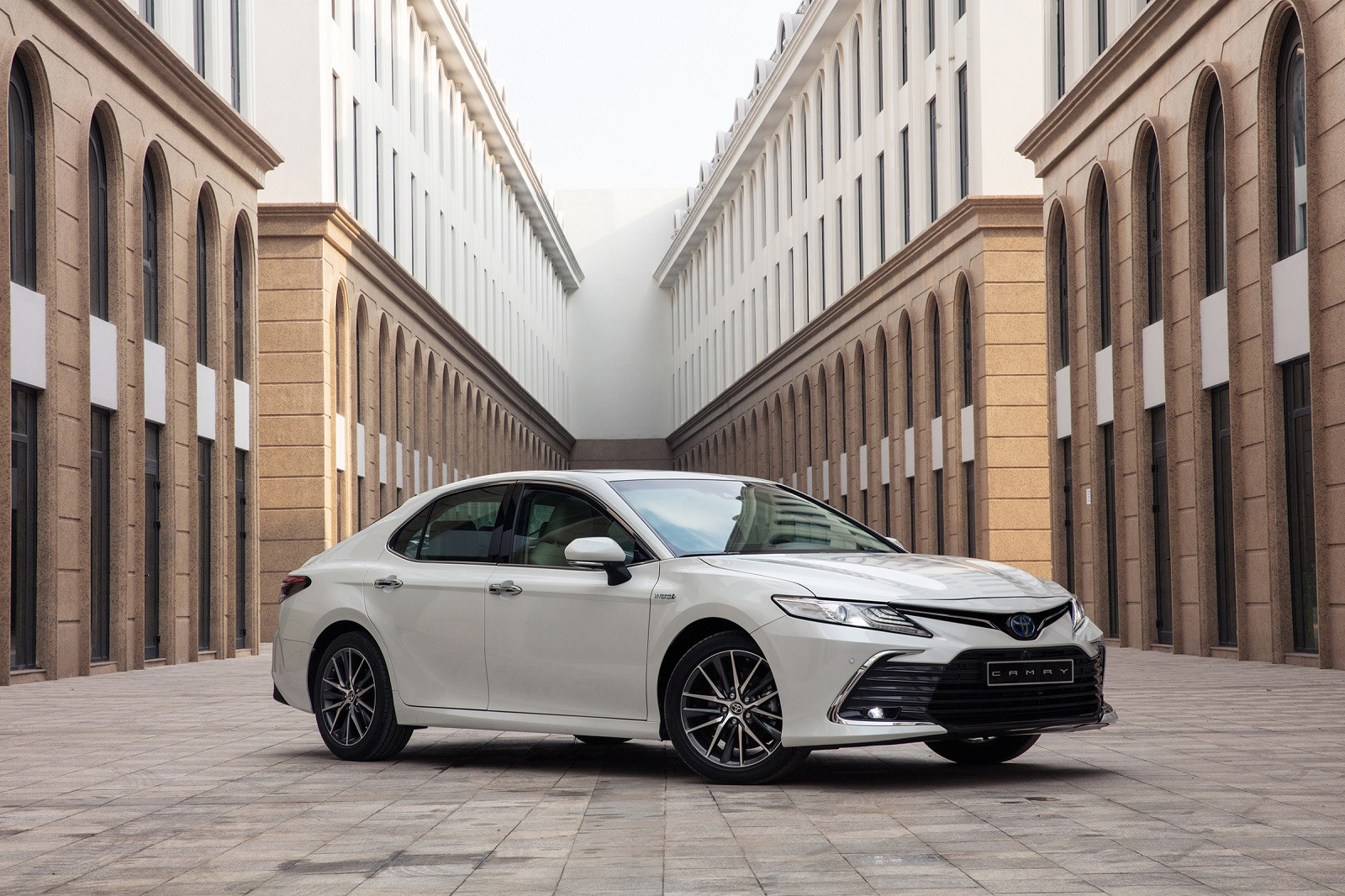 Giá Xe Toyota Camry 2.5 Cập Nhật