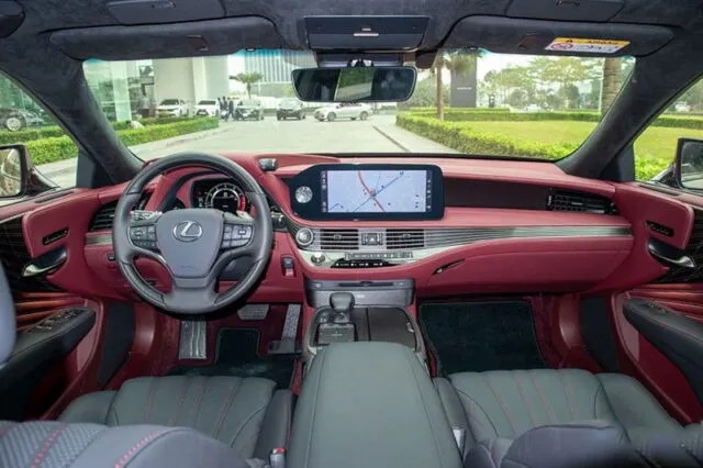 Nội thất sang trọng, đẳng cấp của Lexus LS với chất liệu da cao cấp