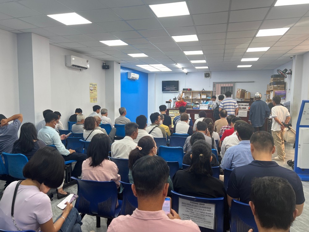 Hình ảnh minh họa quy trình làm việc tự động hóa trong sản xuất ô tô