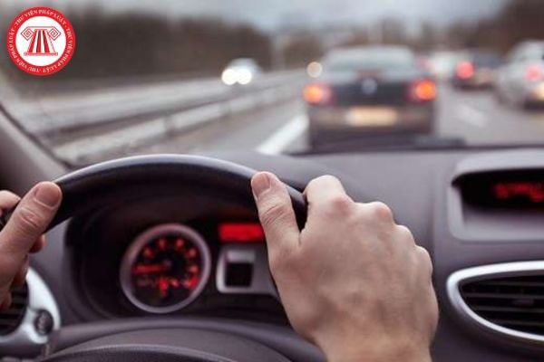 Thẻ bằng lái xe ô tô hạng B1 tự động
