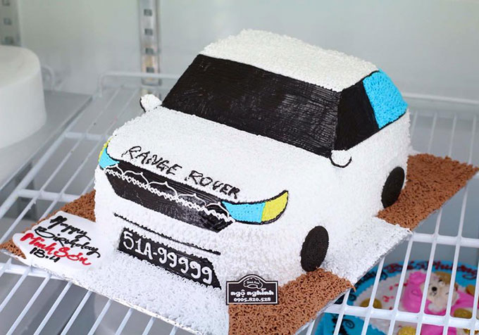 Bánh sinh nhật siêu xe Range Rover đen