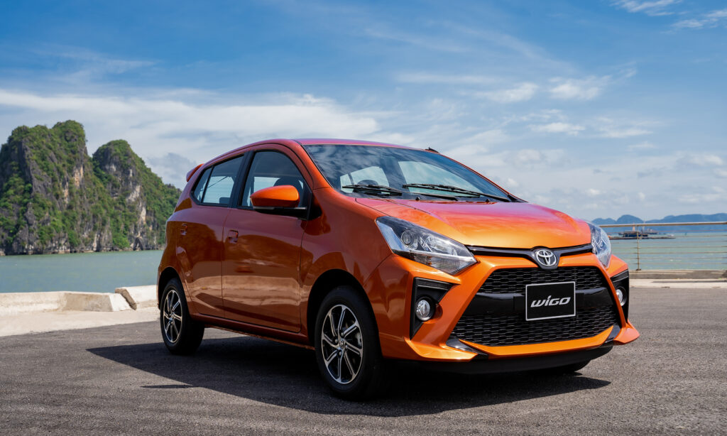 Toyota Wigo màu cam trẻ trung, lựa chọn xe ô tô nhỏ gọn từ Toyota