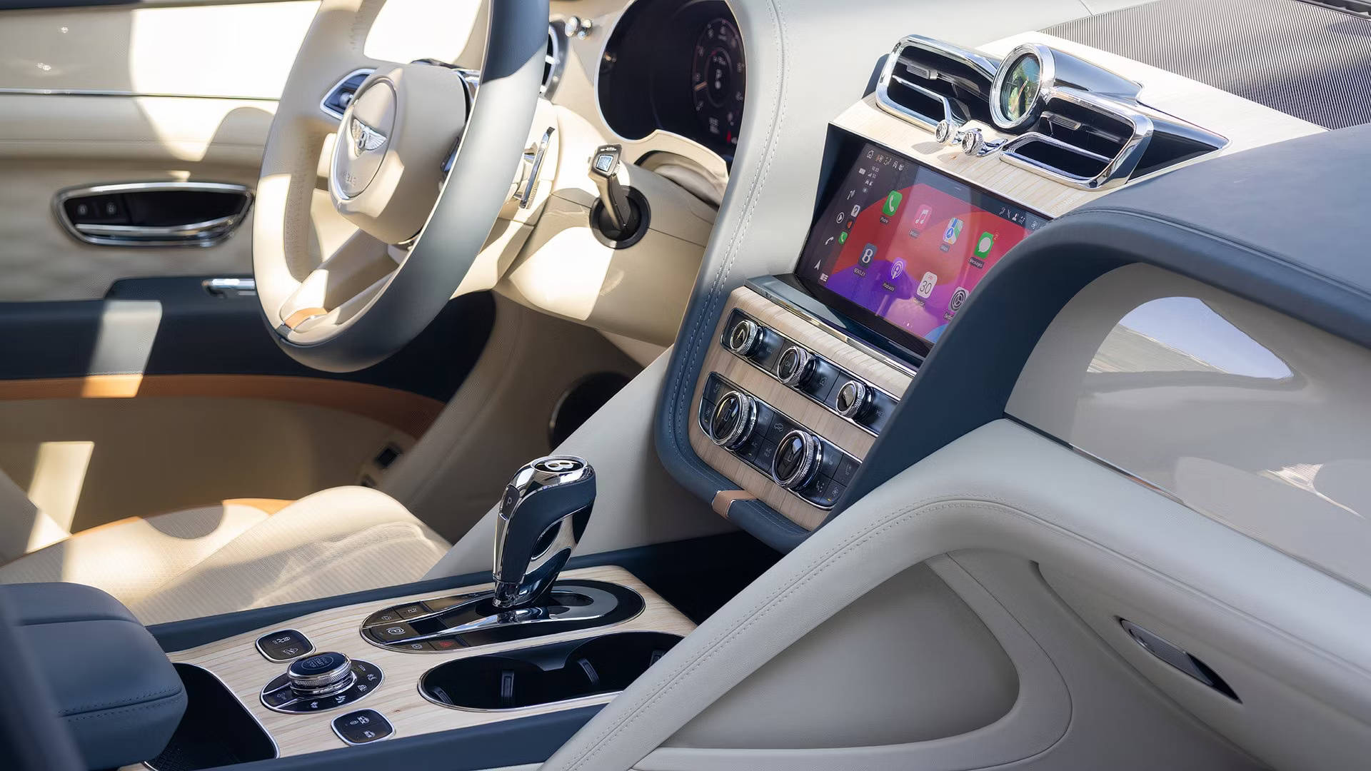 Xe ô tô Bentley Bentayga: Biểu tượng SUV sang trọng