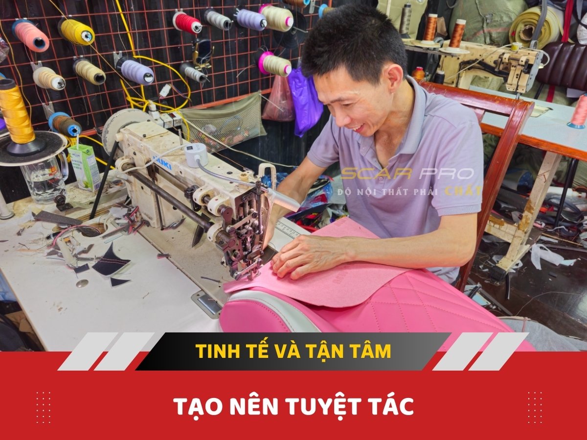 Đội ngũ kỹ thuật viên bọc ghế xe ô tô tại SCAR PRO