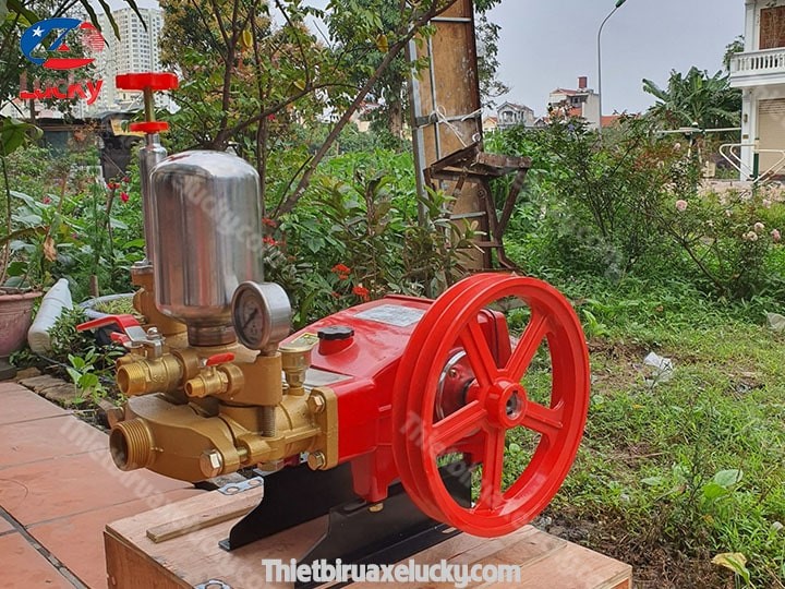 Bơm cao áp rửa xe ô tô HL120 cấu tạo chắc chắn