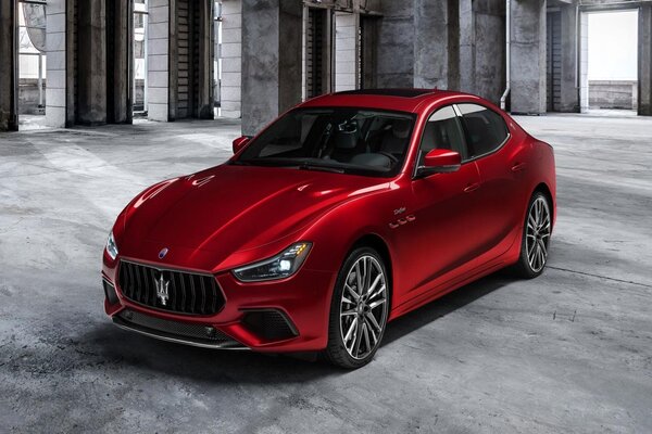 Xe sedan sang trọng Maserati của Ý
