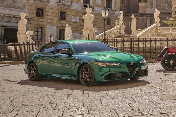 Xe Alfa Romeo Giulia với thiết kế thể thao Ý