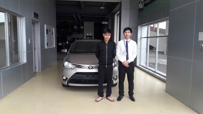 Liên hệ đại lý Toyota để được tư vấn mua xe trả góp
