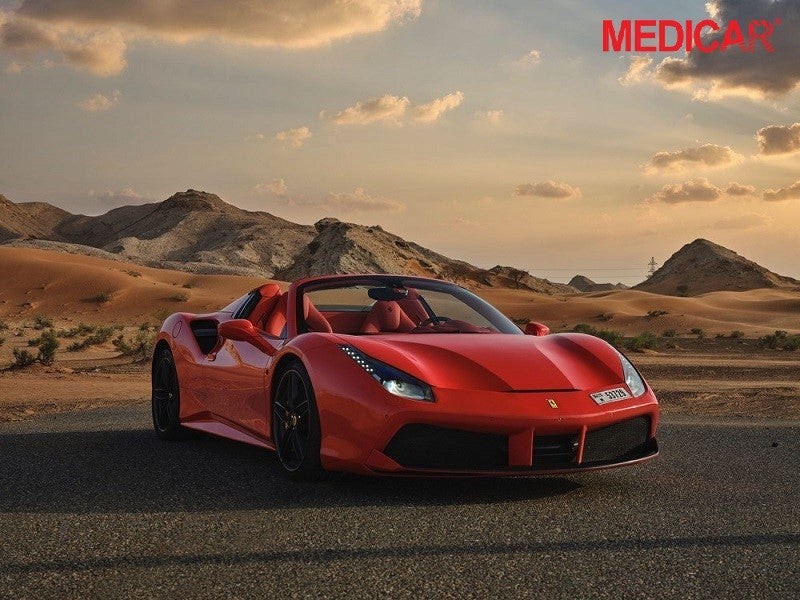 Ferrari với logo ngựa chồm đặc trưng