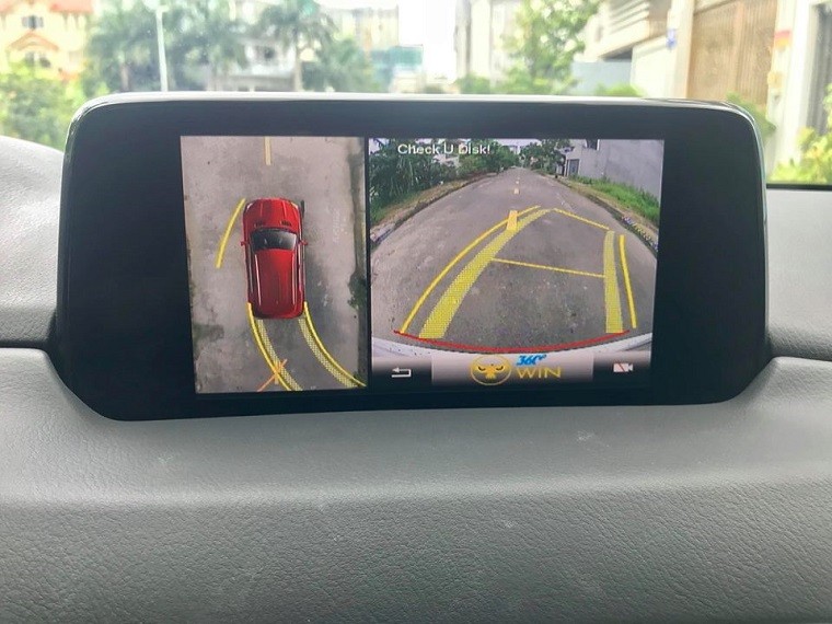 Đầu DVD xe ô tô hiển thị hình ảnh camera 360 toàn cảnh