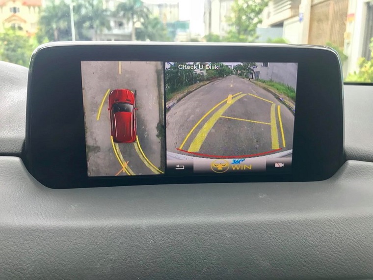 Màn hình DVD xe ô tô kết nối với hệ thống camera 360 độ cho góc nhìn toàn cảnh