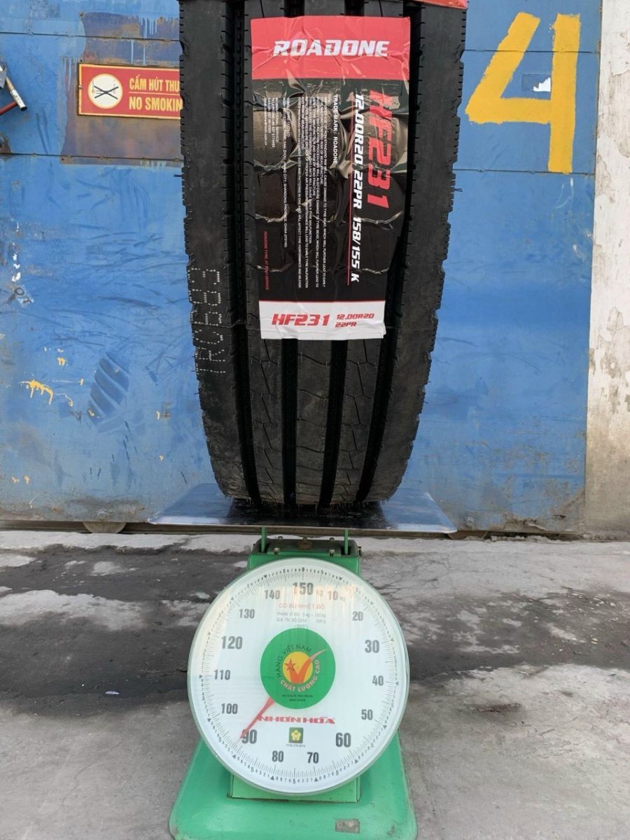 Cận cảnh chi tiết lốp xe ô tô