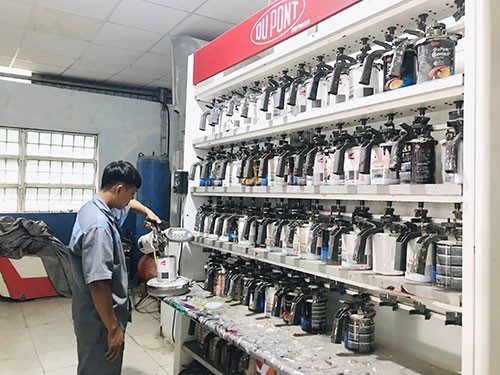 Cân pha màu sơn xe ô tô bằng thiết bị điện tử