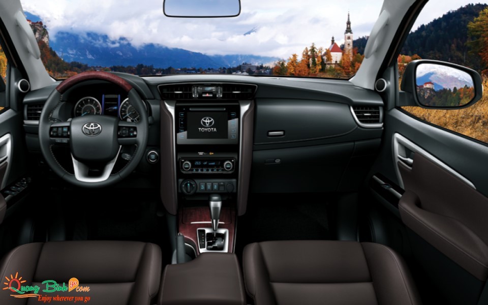 Car rentals thuê xe 7 chổ Đồng Hới, Quảng Bình