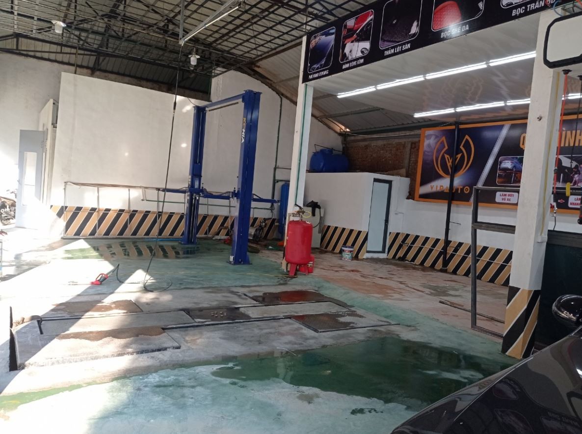 Dự án lắp đặt trung tâm chăm sóc xe ô tô có cầu nâng 1 trụ âm nền chữ I