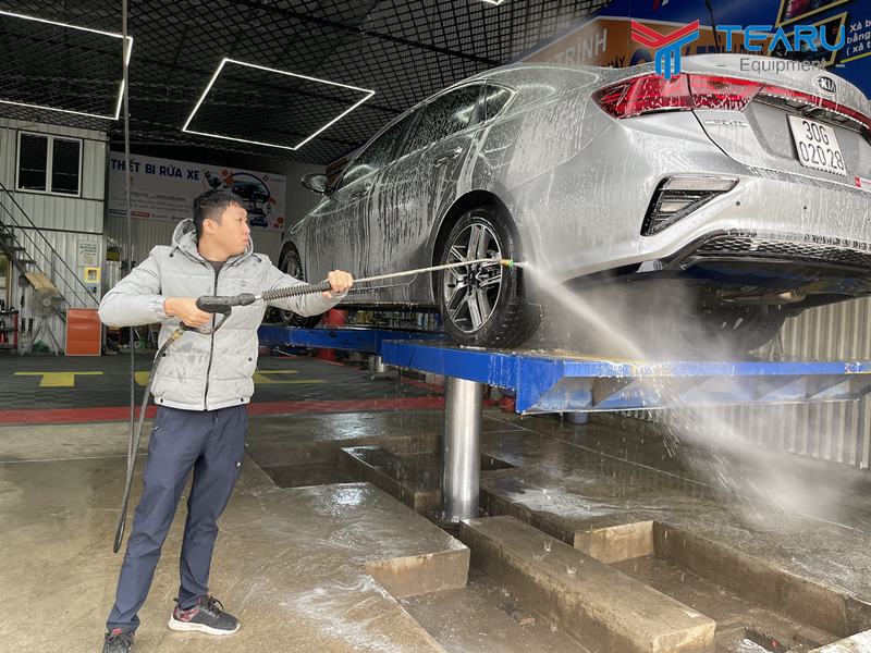 Cầu nâng 1 trụ chuyên dùng cho rửa xe ô tô