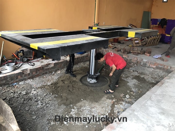 Kiểm tra hoạt động cầu nâng rửa xe ô tô 1 trụ