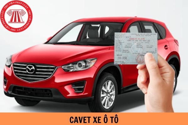 Giấy đăng ký xe ô tô và chìa khóa - minh họa cho việc cầm xe không chính chủ
