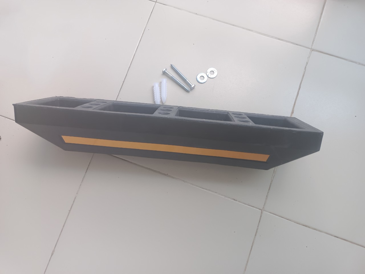 Hình ảnh thực tế lắp đặt gờ chặn bánh xe