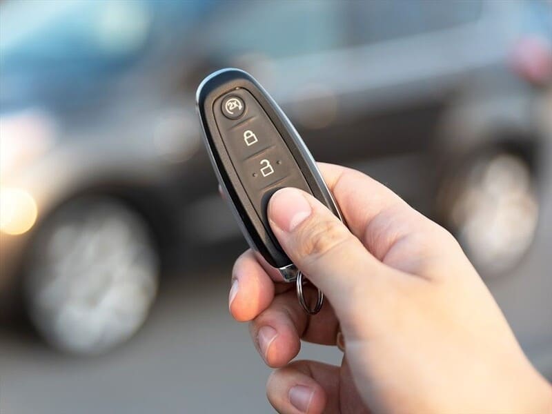 Tổng quan chìa khóa Smartkey tích hợp nút mở cốp xe ô tô