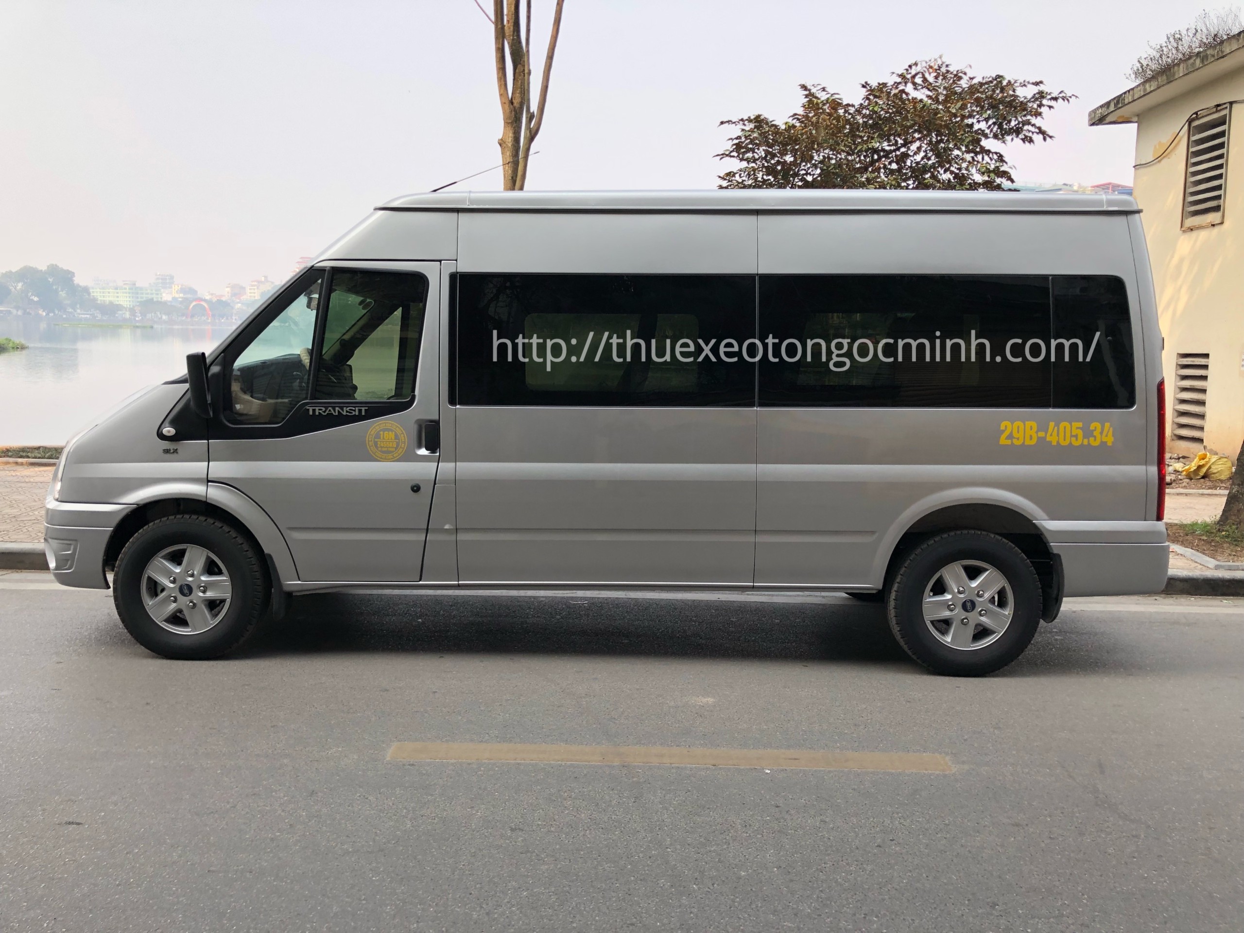 Nội thất xe Ford Transit 16 chỗ cho thuê tại Hà Nội