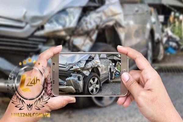 Hình ảnh hiện trường tai nạn giao thông với các phương tiện liên quan