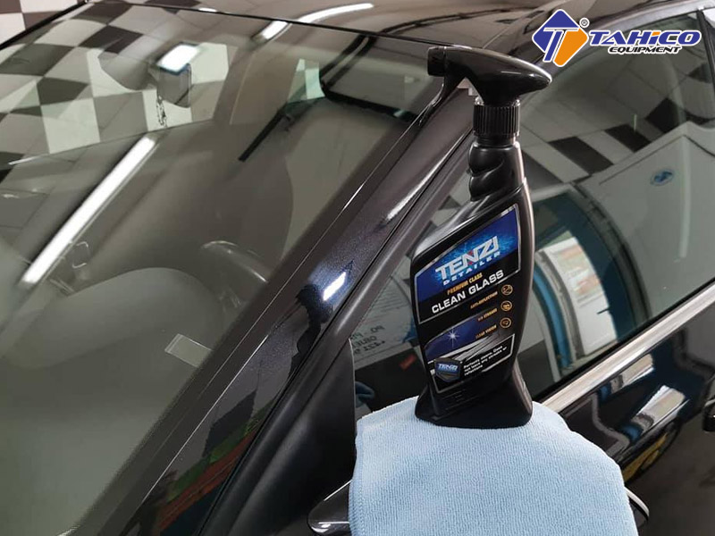 Sản phẩm nước lau kính xe ô tô Tenzi Clean Glass chính hãng